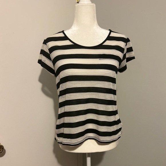 Converse Mesh Striped Top Black & White,short sleeve,size Medium - Picture 3 of 6